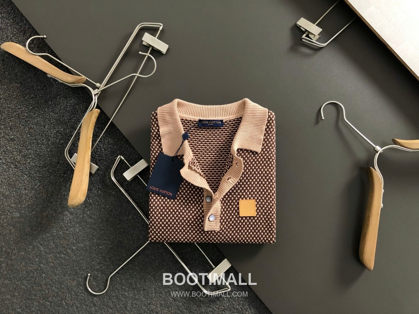 Off-White L Brand Contrast Collar Wool Short Sleeve Polo Shirt Brown Black White Blue L 브랜드 콘트라스트 칼라 울 반팔 폴로 셔츠 브라운 블랙 화이트 블루 1