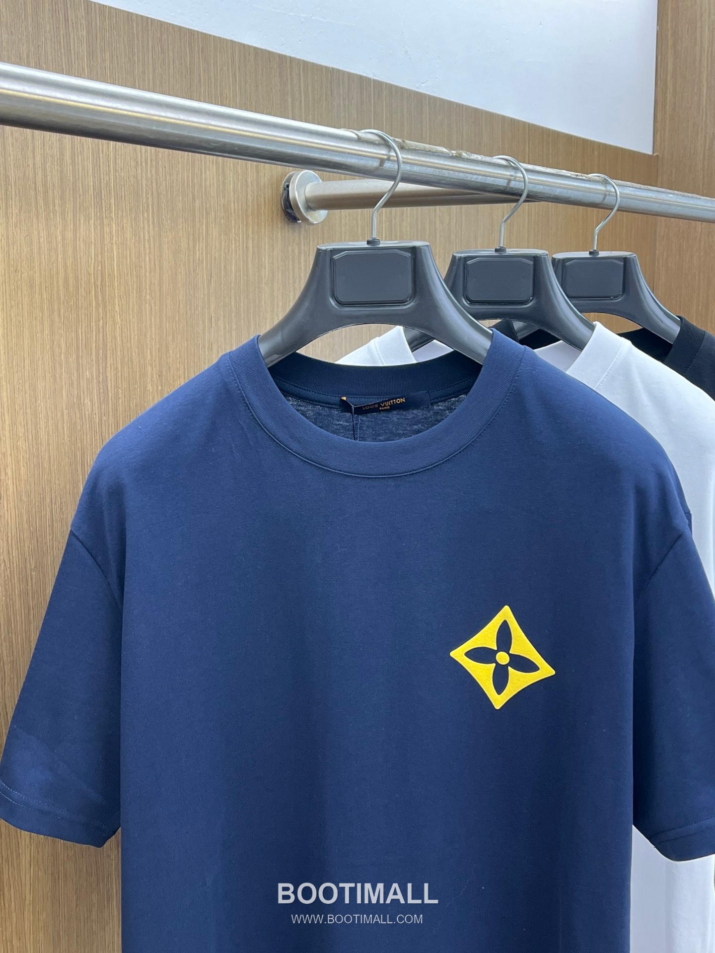 Louis Vuitton Logo Print Cotton Round Neck Short Sleeve T-Shirt 루이비통 로고 프린트 코튼 라운드넥 반팔 티셔츠 2
