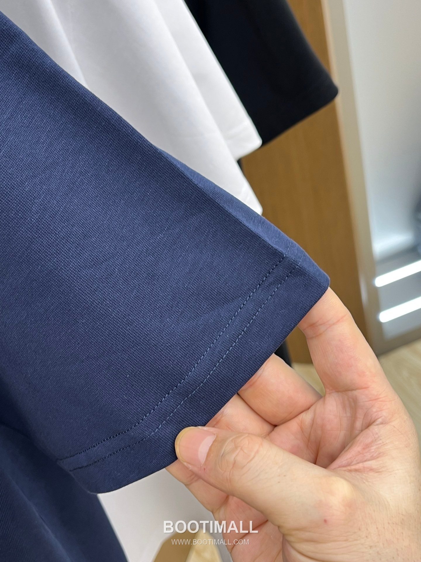 Louis Vuitton Logo Print Cotton Round Neck Short Sleeve T-Shirt 루이비통 로고 프린트 코튼 라운드넥 반팔 티셔츠 6