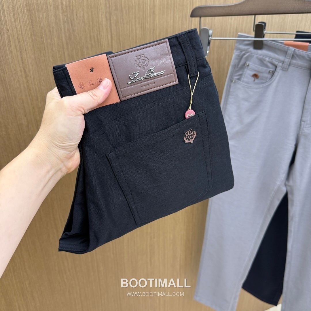 Prada 2026 Early Spring Casual Wool Trousers Black 프라다 2026 얼리 스프링 캐주얼 울 트라우저 블랙 1