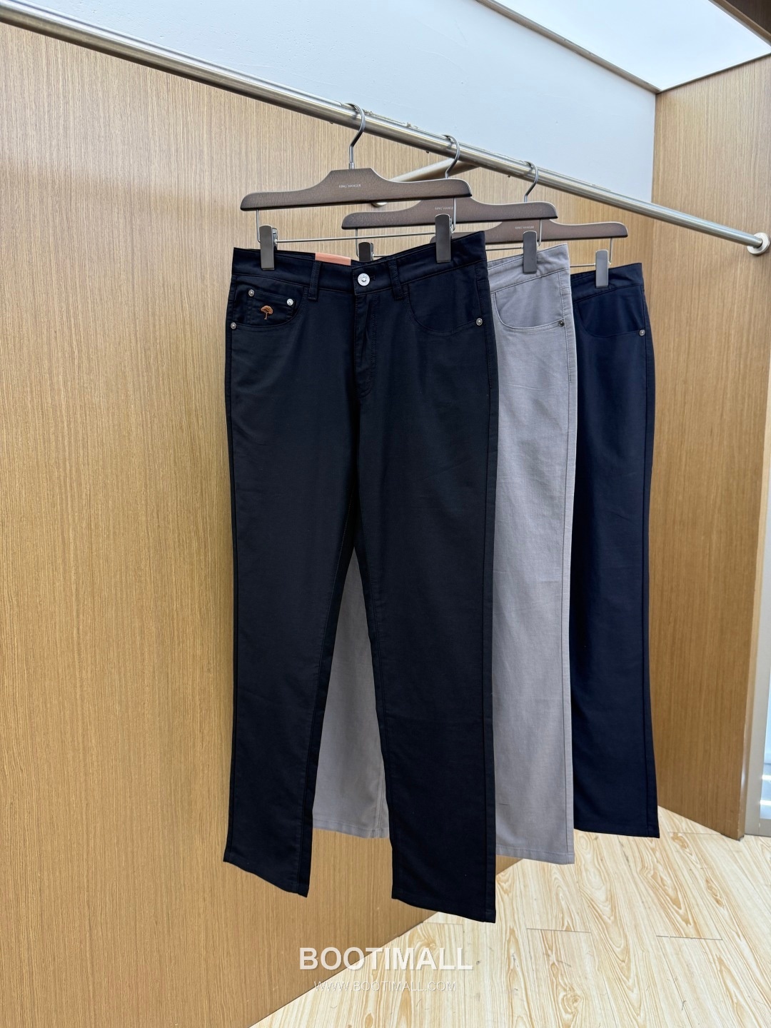 Prada 2026 Early Spring Casual Wool Trousers Black 프라다 2026 얼리 스프링 캐주얼 울 트라우저 블랙 2