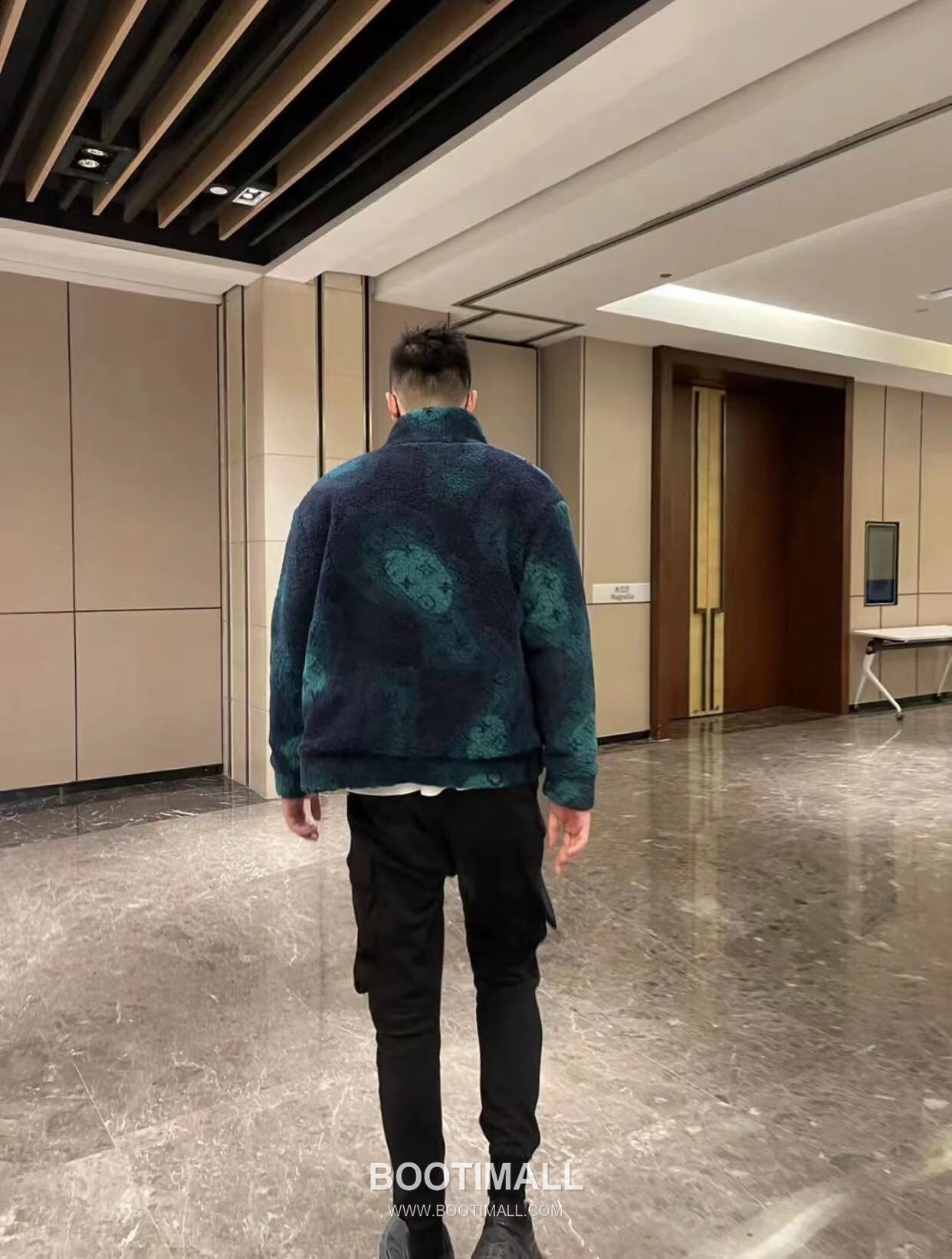 Louis Vuitton Teddy Camouflage High Neck Fleece Jacket 루이비통 테디 카모플라주 하이넥 플리스 자켓 2690 9