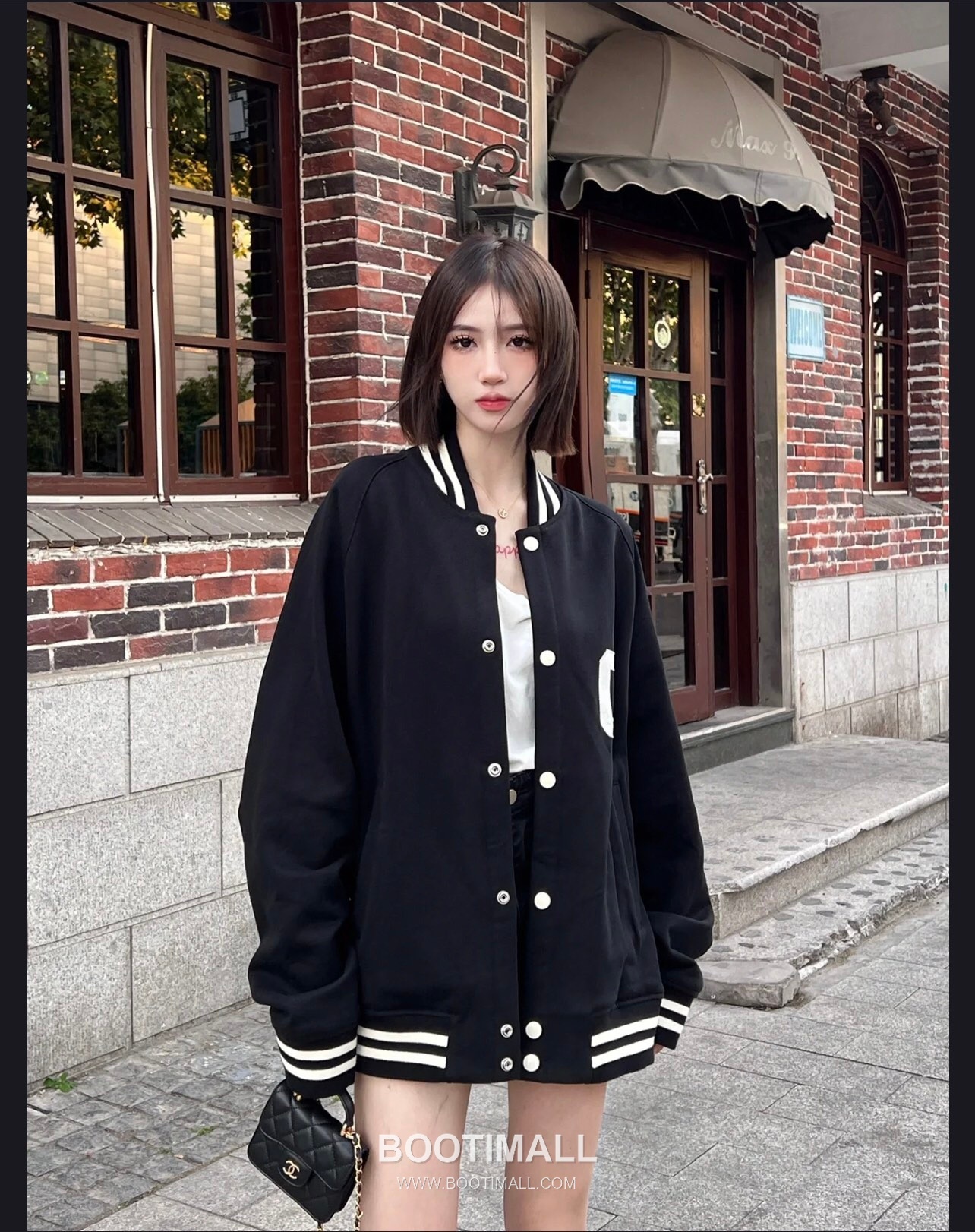 C Logo Striped Trim Baseball Jacket Black C 로고 스트라이프 트림 야구 점퍼 블랙 1