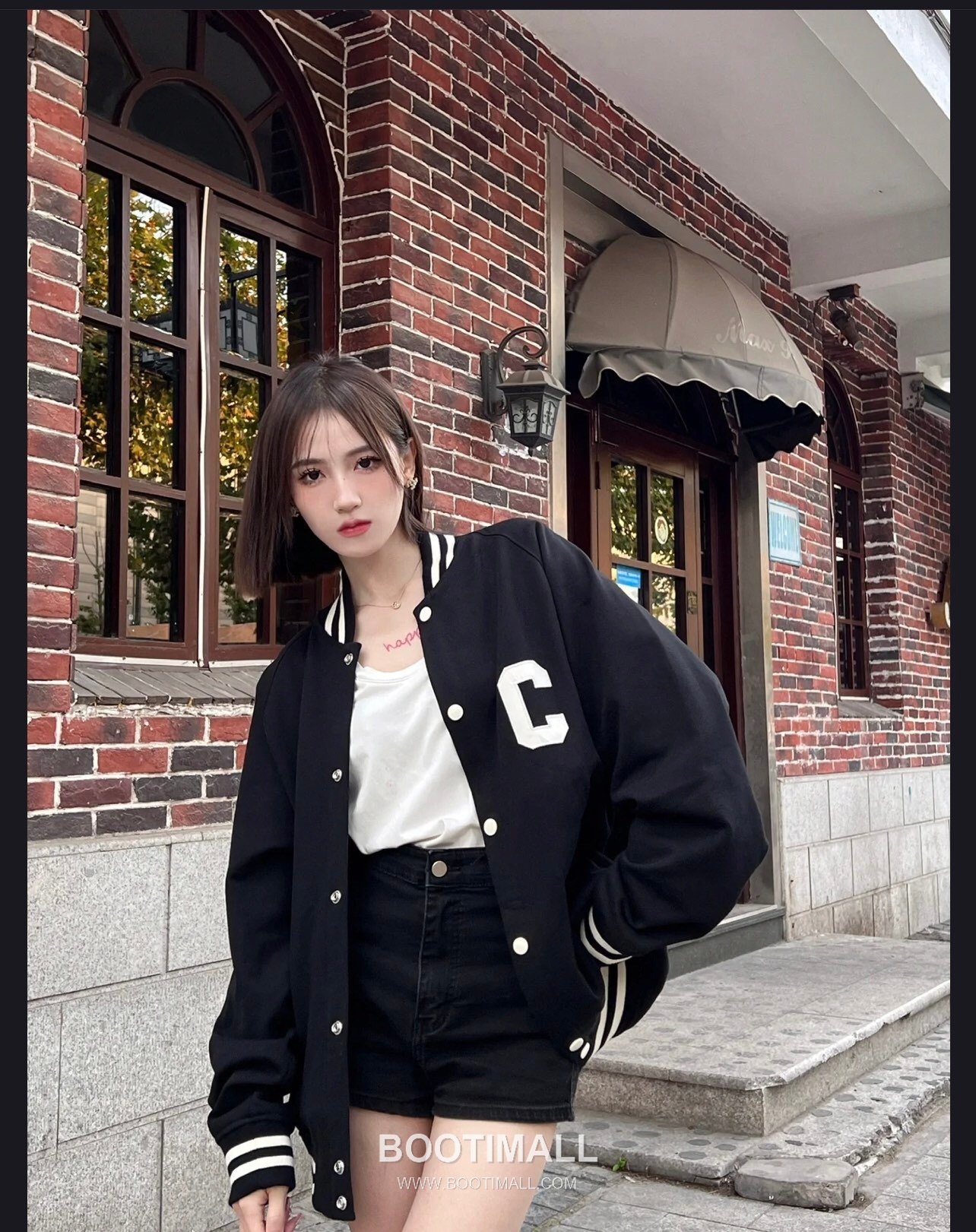 C Logo Striped Trim Baseball Jacket Black C 로고 스트라이프 트림 야구 점퍼 블랙 2