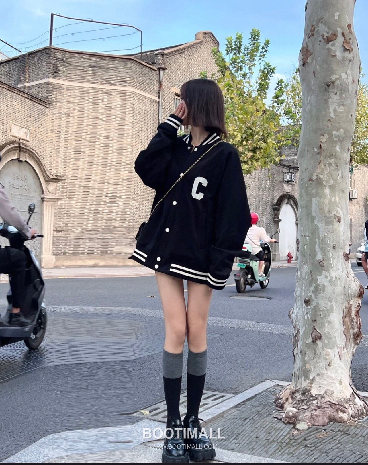 C Logo Striped Trim Baseball Jacket Black C 로고 스트라이프 트림 야구 점퍼 블랙 3