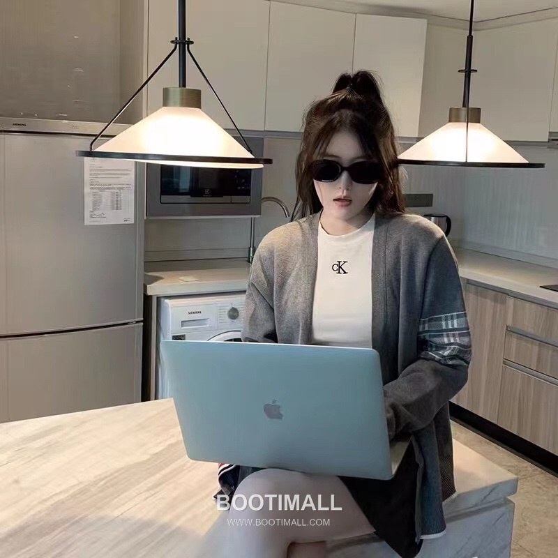 Thom Browne Four Bar Airplane Graphic Wool Knit Cardigan Grey 톰브라운 포 바 비행기 그래픽 울 니트 가디건 그레이 5