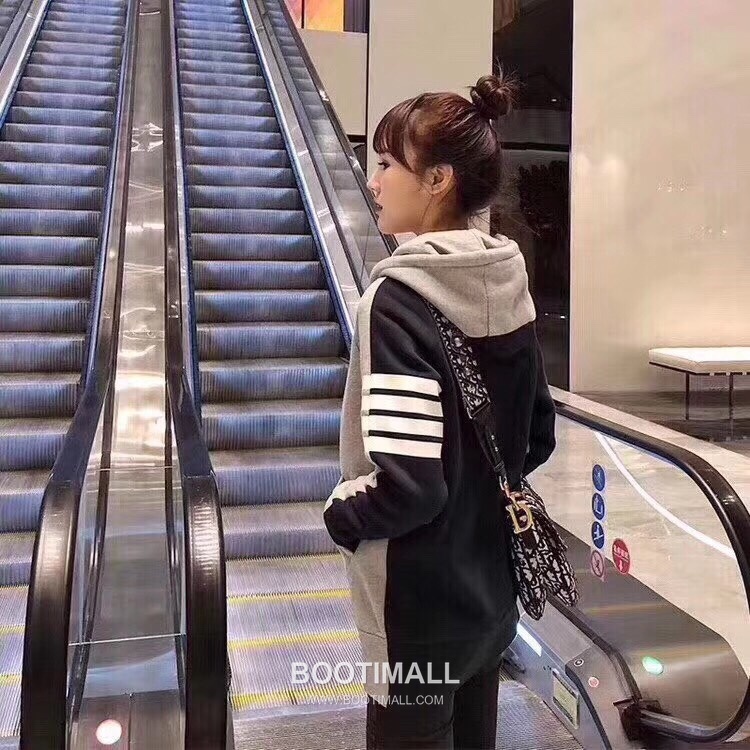 Thom Browne Four Bar Stripe Colorblock Jacket Gray Thom Browne 톰브라운 4바 스트라이프 컬러블록 자켓 그레이 TB73 5