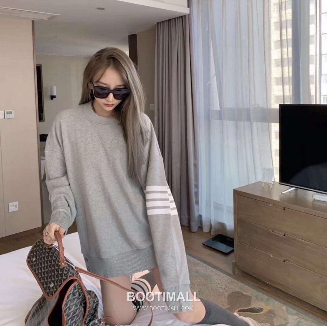 Thom Browne Classic Stripe Knit Crewneck Sweatshirt Navy 톰브라운 클래식 스트라이프 니트 크루넥 스웨트셔츠 네이비 TB55 6