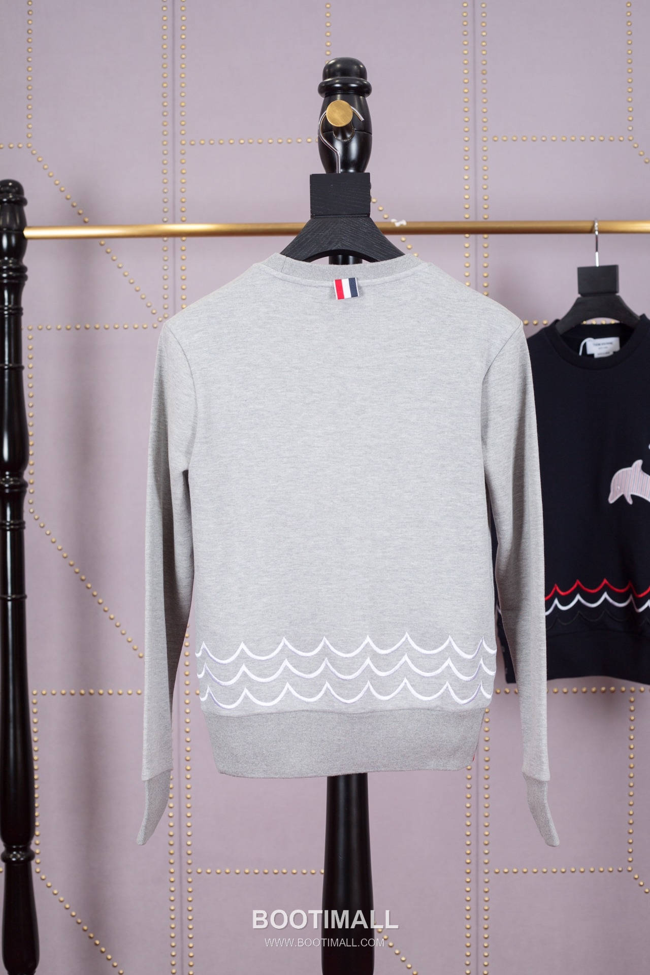 Thom Browne Dolphin Graphic Crew Neck Sweatshirt Navy Gray 톰브라운 돌핀 그래픽 크루넥 스웨트셔츠 네이비 그레이 1837 2