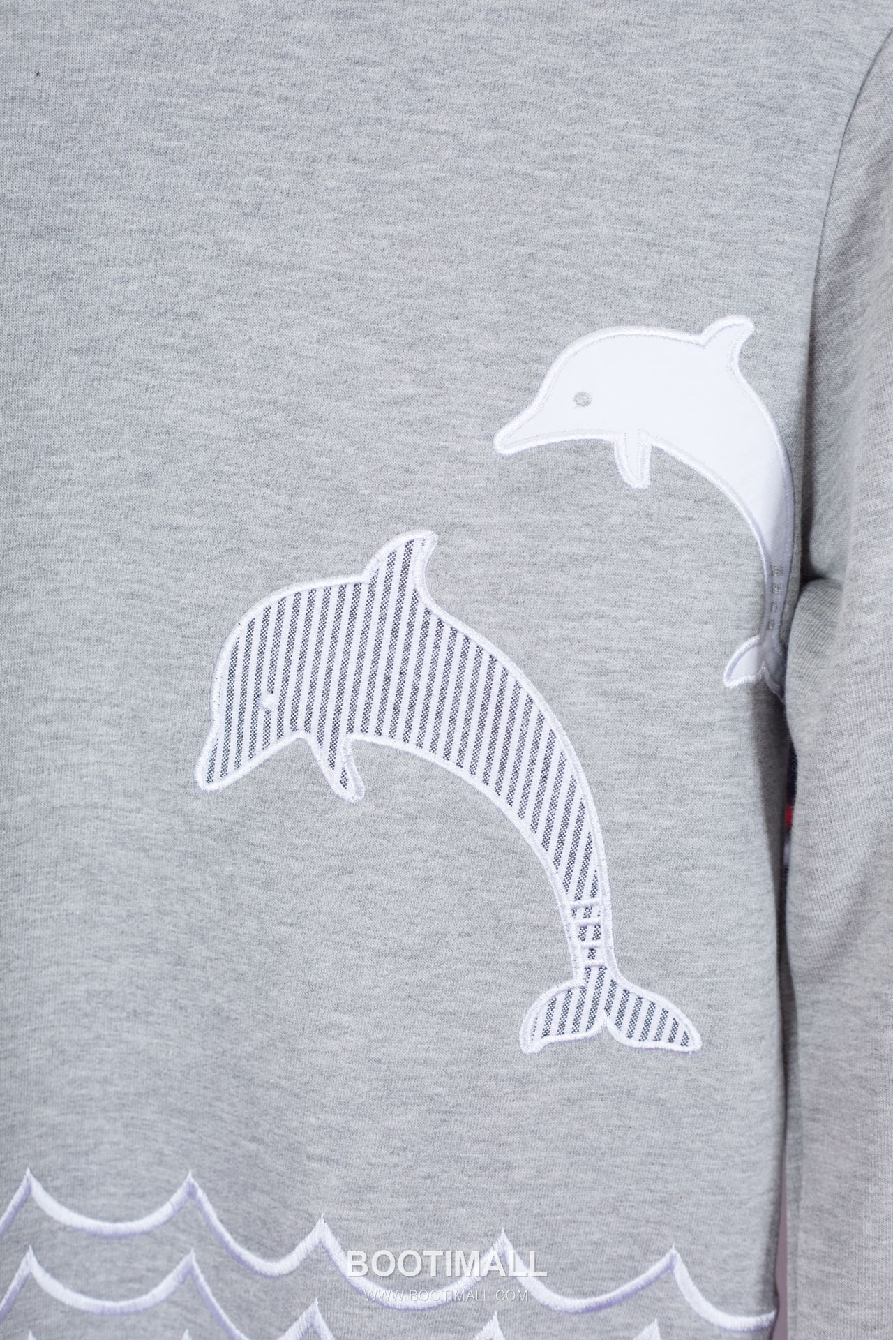 Thom Browne Dolphin Graphic Crew Neck Sweatshirt Navy Gray 톰브라운 돌핀 그래픽 크루넥 스웨트셔츠 네이비 그레이 1837 5