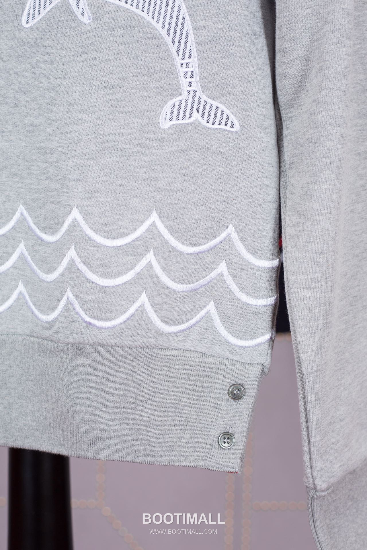 Thom Browne Dolphin Graphic Crew Neck Sweatshirt Navy Gray 톰브라운 돌핀 그래픽 크루넥 스웨트셔츠 네이비 그레이 1837 6