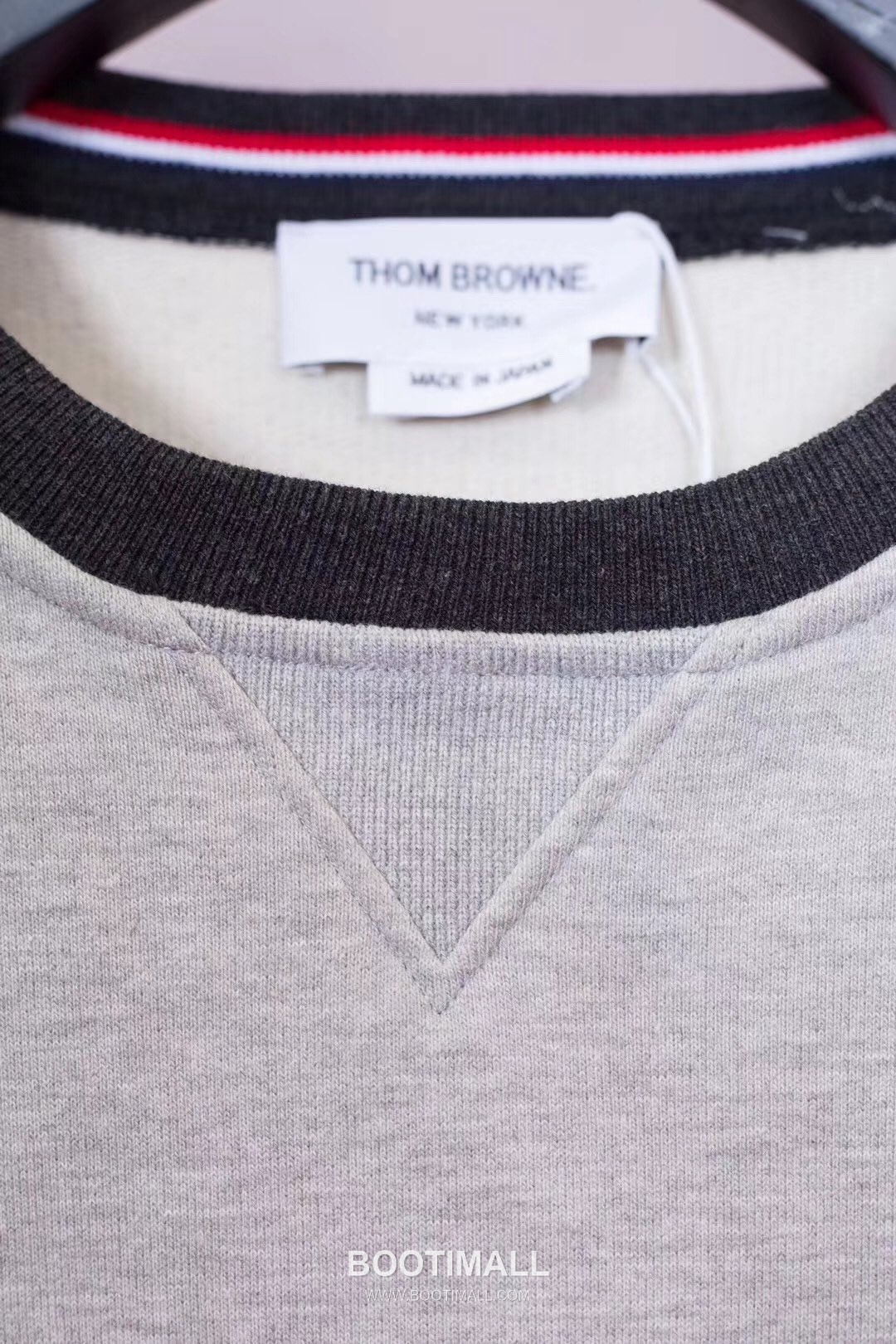 Thom Browne TB-1736 Colorblock Woven Crewneck Sweatshirt Grey 톰브라운 TB-1736 컬러블록 색직 라운드넥 스웨트셔츠 그레이 3