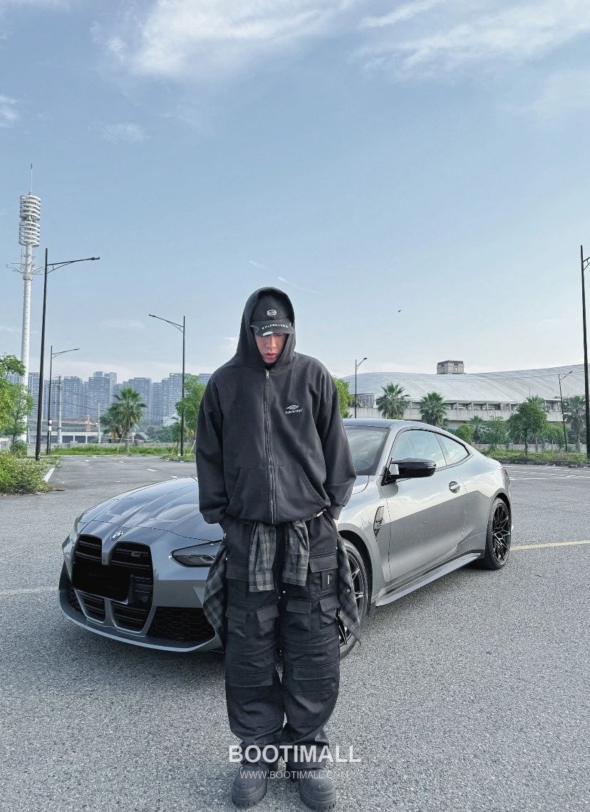 Balenciaga Embroidered Logo Washed Cotton Zip Hooded Sweatshirt Black 발렌시아가 자수 로고 워시드 코튼 집업 후드 스웨트셔츠 블랙 50076 4