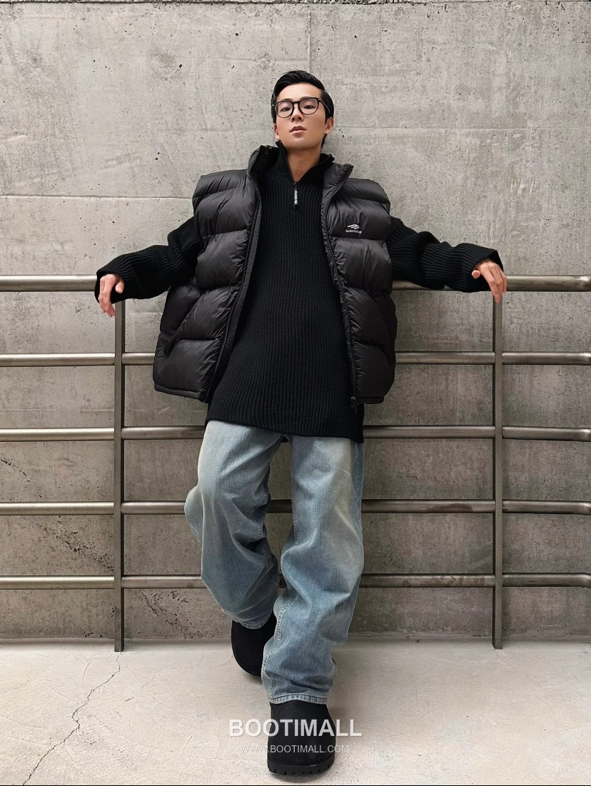 Balenciaga 3B Reflective Logo Padded Vest Black 발렌시아가 3B 리플렉티브 로고 패딩 베스트 블랙 60126 3