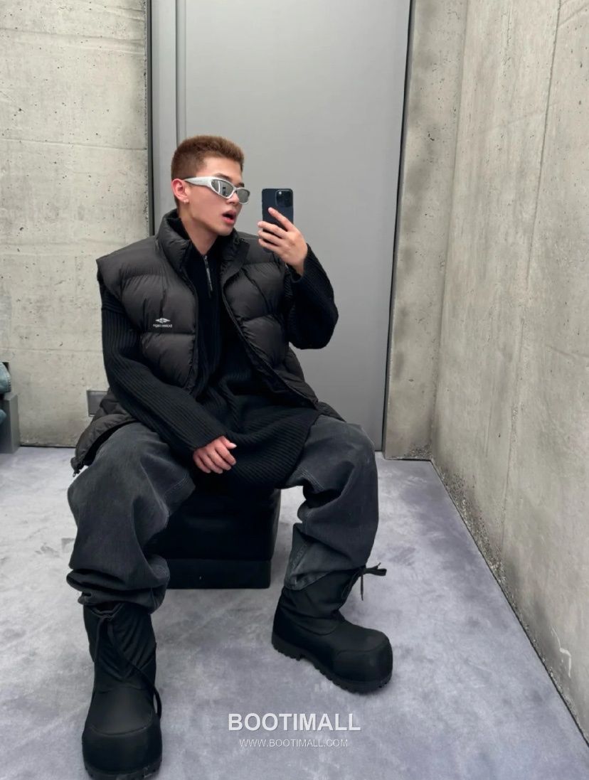 Balenciaga 3B Reflective Logo Padded Vest Black 발렌시아가 3B 리플렉티브 로고 패딩 베스트 블랙 60126 8