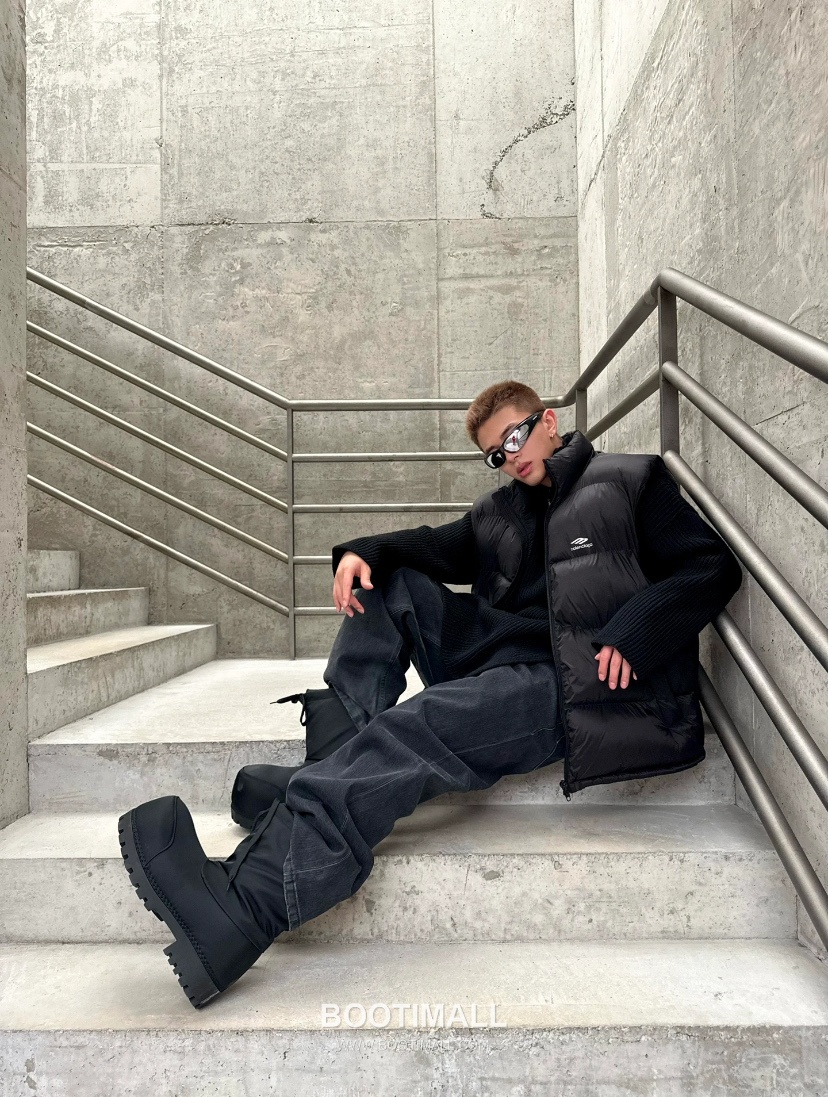 Balenciaga 3B Reflective Logo Padded Vest Black 발렌시아가 3B 리플렉티브 로고 패딩 베스트 블랙 60126 9