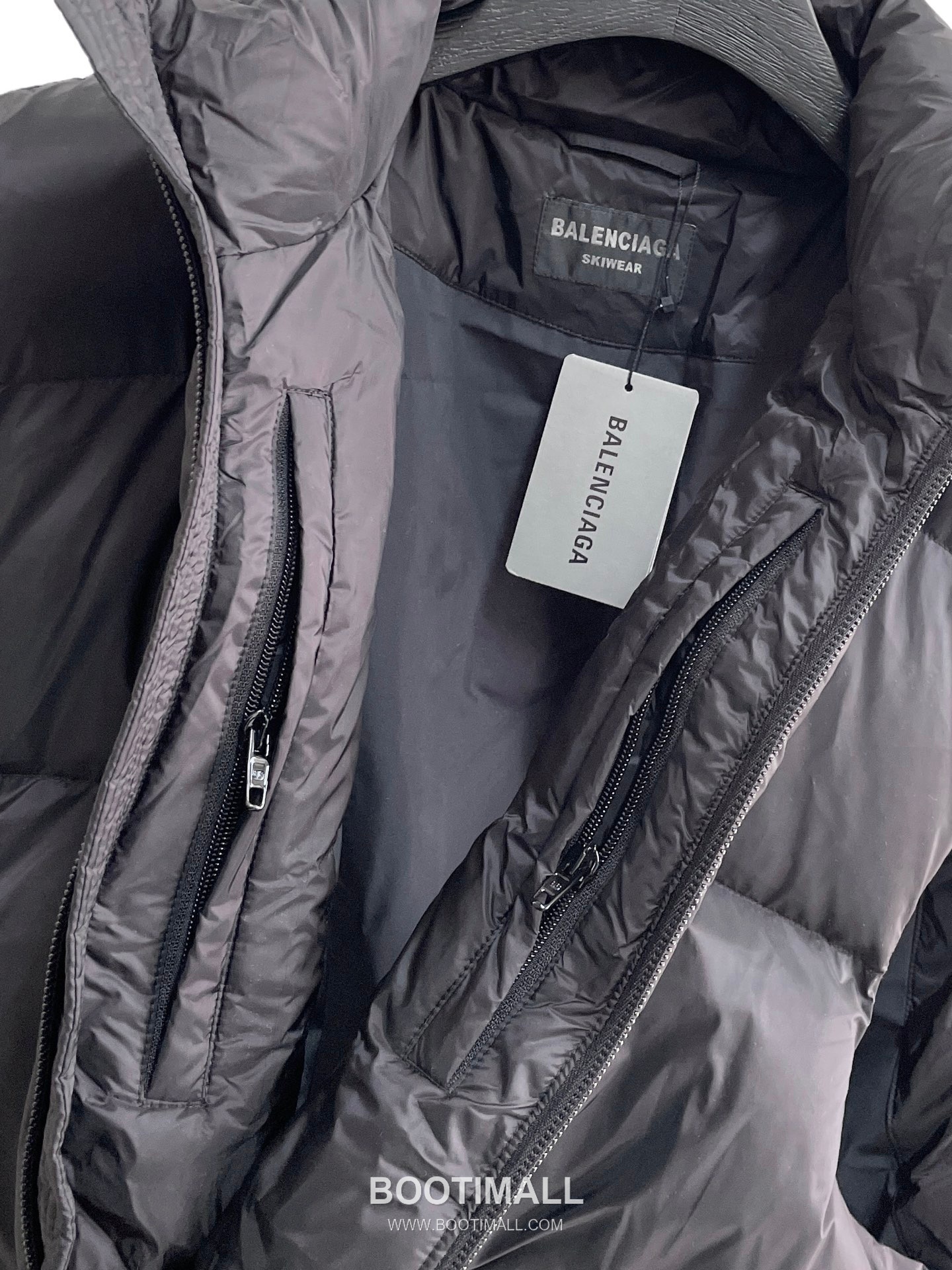 Balenciaga 3B Reflective Logo Padded Vest Black 발렌시아가 3B 리플렉티브 로고 패딩 베스트 블랙 60126 12