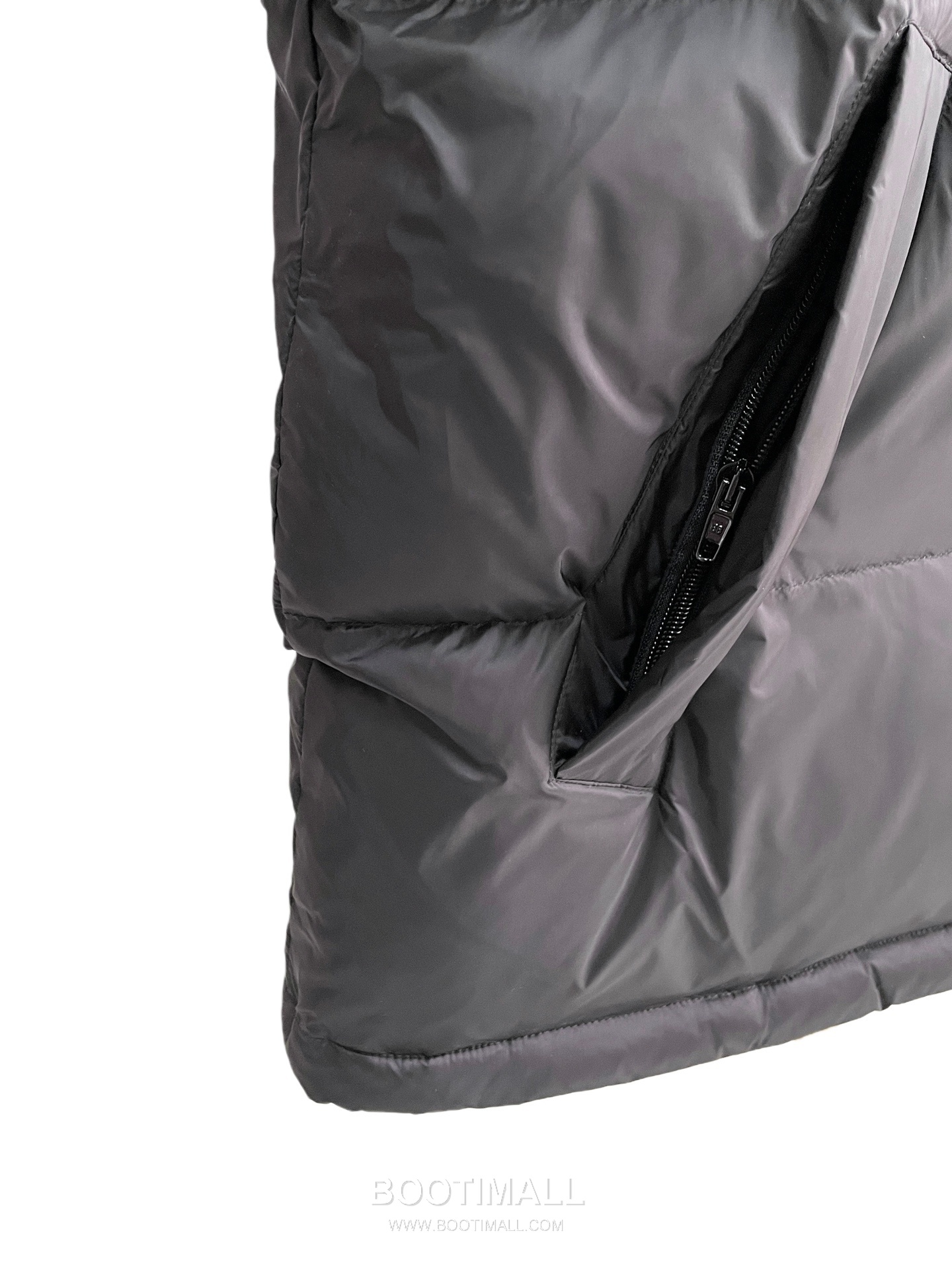 Balenciaga 3B Reflective Logo Padded Vest Black 발렌시아가 3B 리플렉티브 로고 패딩 베스트 블랙 60126 15