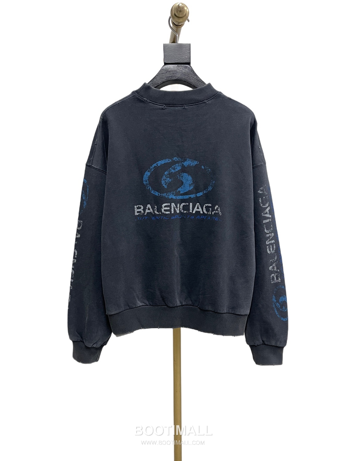 Balenciaga Surf Logo Washed Crewneck Sweatshirt Grey 발렌시아가 서프 로고 워싱 크루넥 스웨트셔츠 그레이 1512 11