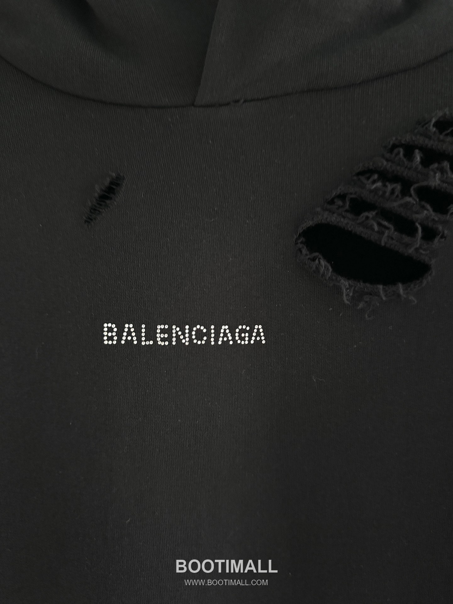 Balenciaga Distressed Rhinestone Logo Hoodie Black 발렌시아가 디스트레스드 라인스톤 로고 후드티 블랙 22052 13