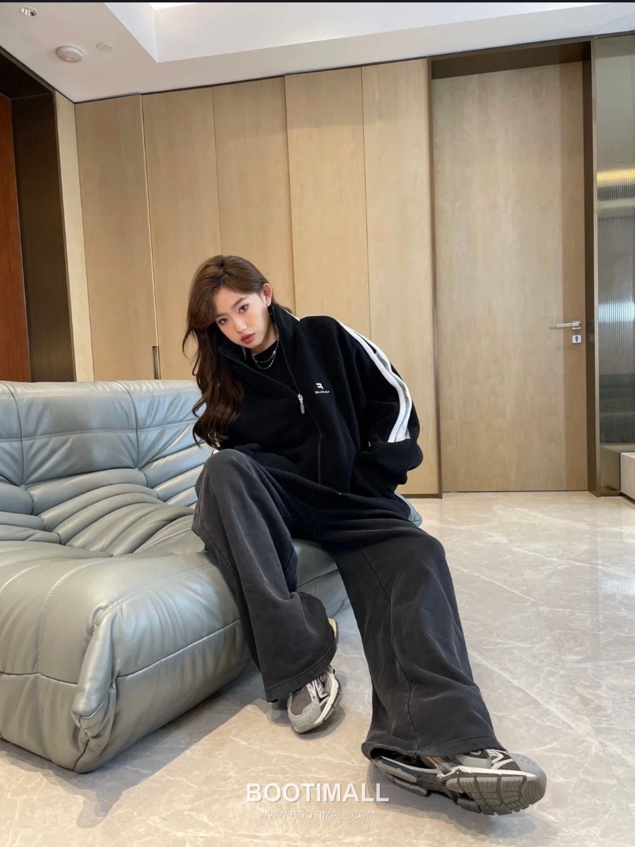 Balenciaga Double Hook Embroidery Stripe Fleece Zip-Up Jacket Black White 발렌시아가 더블 후크 자수 스트라이프 플리스 집업 자켓 블랙 화이트 2657 3