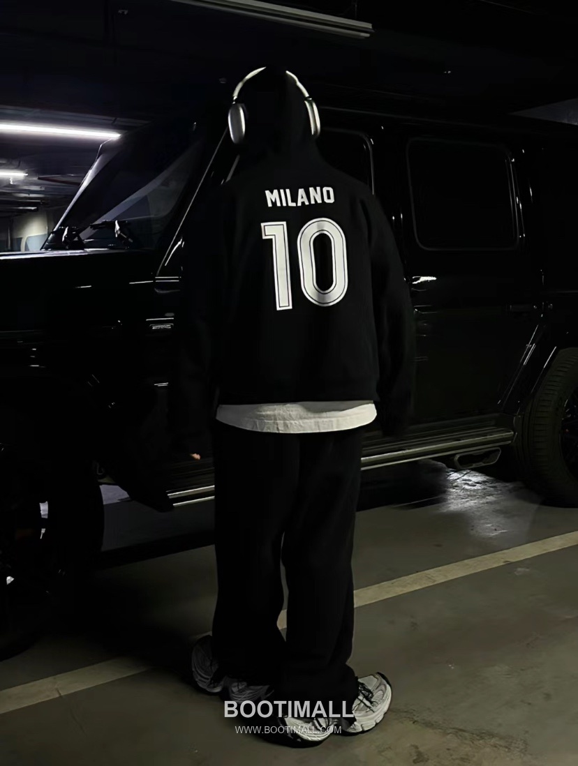 Balenciaga X Manchester United Football Embroidery Zip-Up Hoodie Black 발렌시아가 맨체스터 유나이티드 풋볼 자수 집업 후디 블랙 1678 6