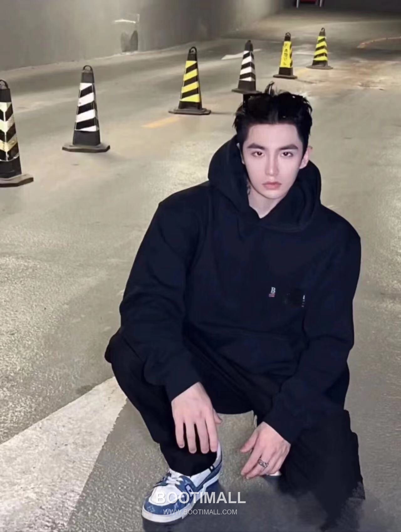 Balenciaga Black Tape Embroidery Hoodie Black 발렌시아가 블랙 테이프 자수 후드티 블랙 2637 4