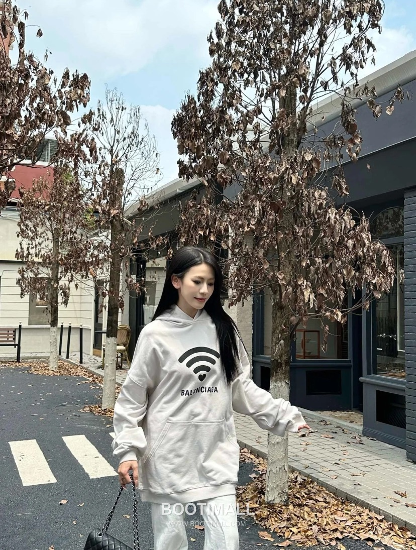Balenciaga Wifi Heart Print Hooded Sweatshirt Grey 발렌시아가 와이파이 하트 프린트 후드 스웨트셔츠 그레이 22051 9