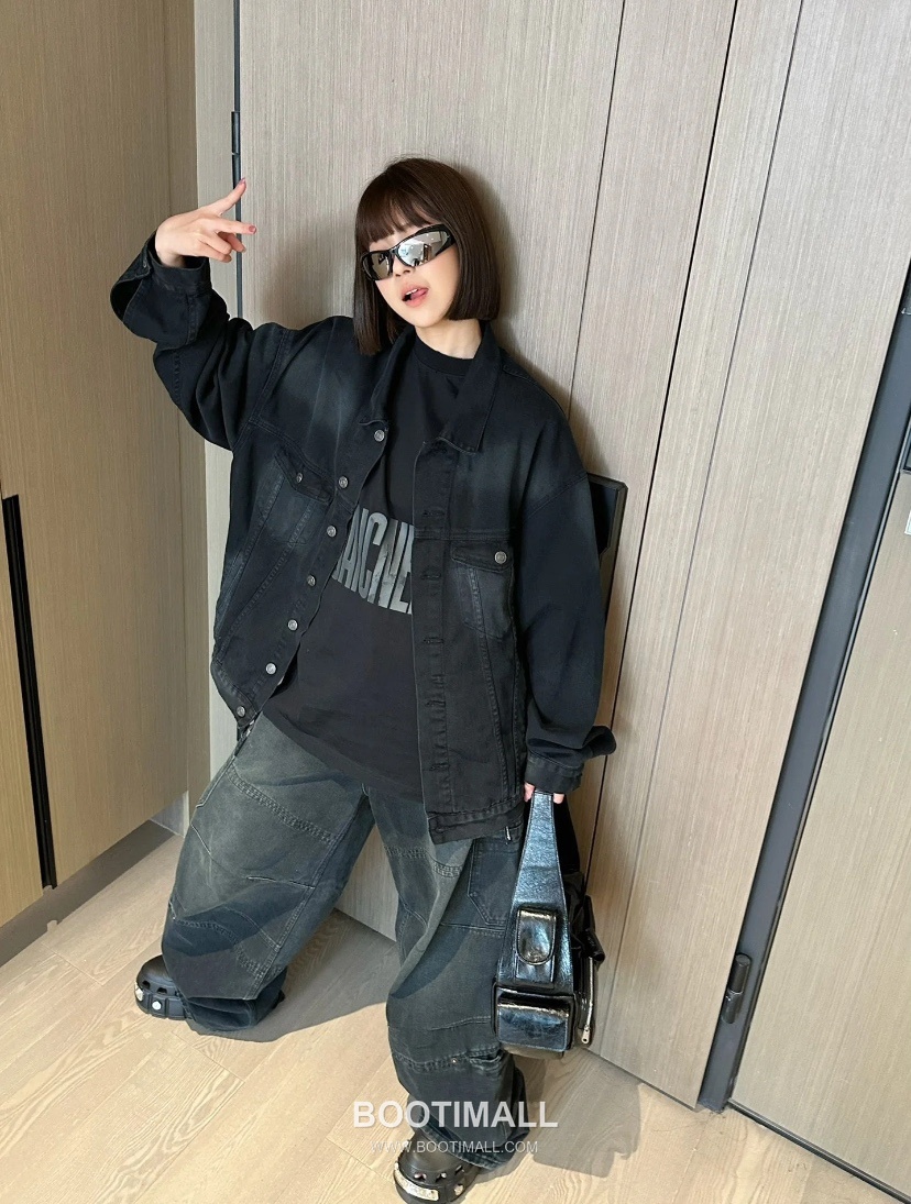 Balenciaga Double B Logo Denim Jacket Black 발렌시아가 더블 B 로고 데님 자켓 블랙 22181 6