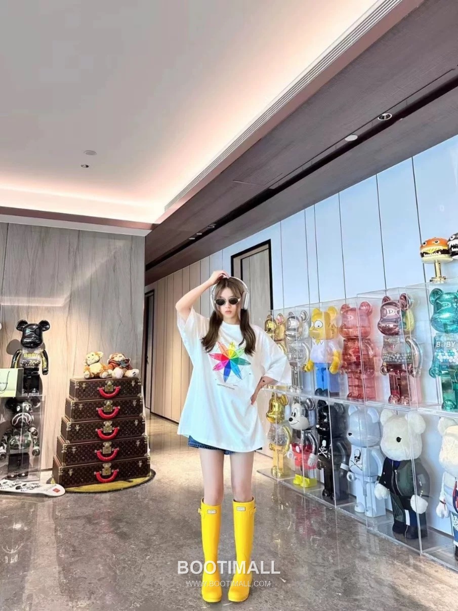 Balenciaga Rainbow Compass Print Cotton T-Shirt White 발렌시아가 레인보우 컴퍼스 프린트 코튼 티셔츠 화이트 31067 6