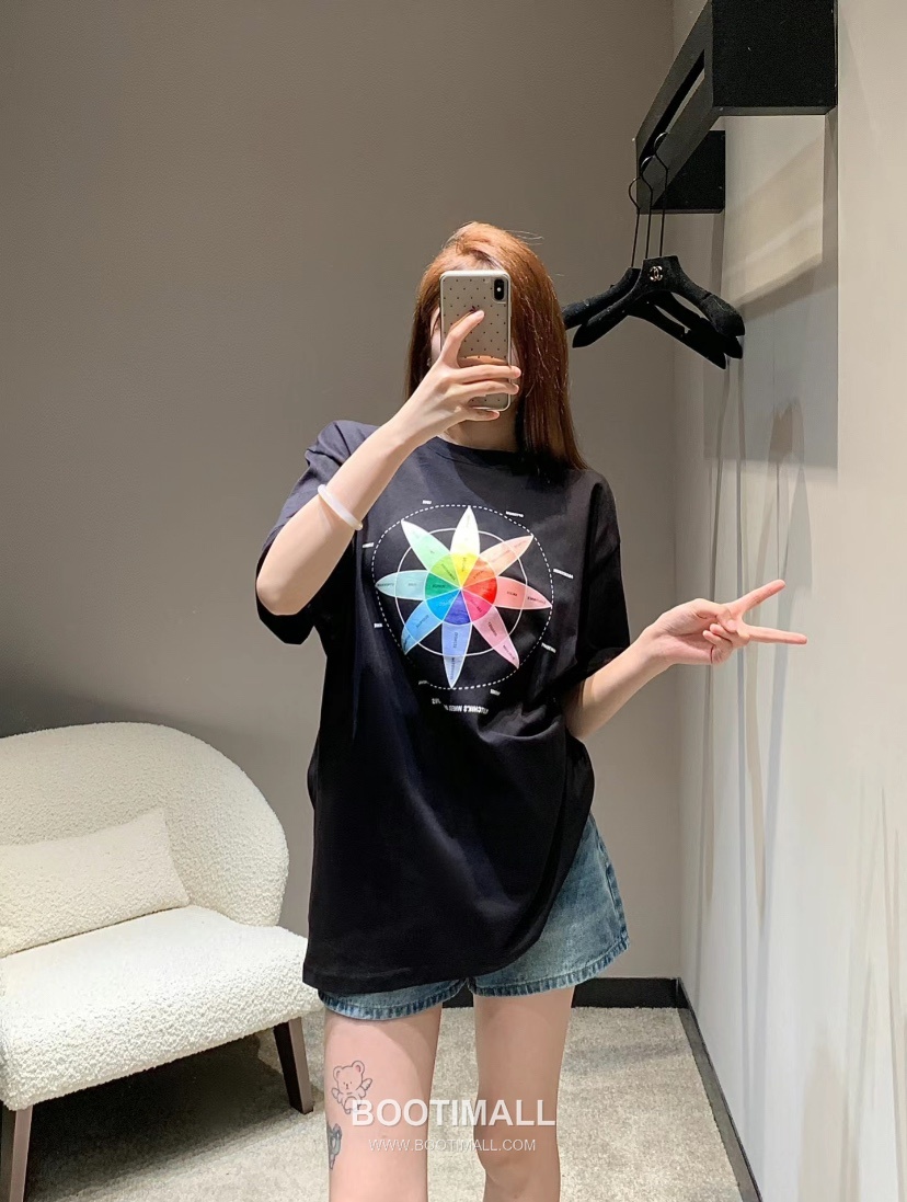 Balenciaga Rainbow Compass Print Cotton T-Shirt White 발렌시아가 레인보우 컴퍼스 프린트 코튼 티셔츠 화이트 31067 14
