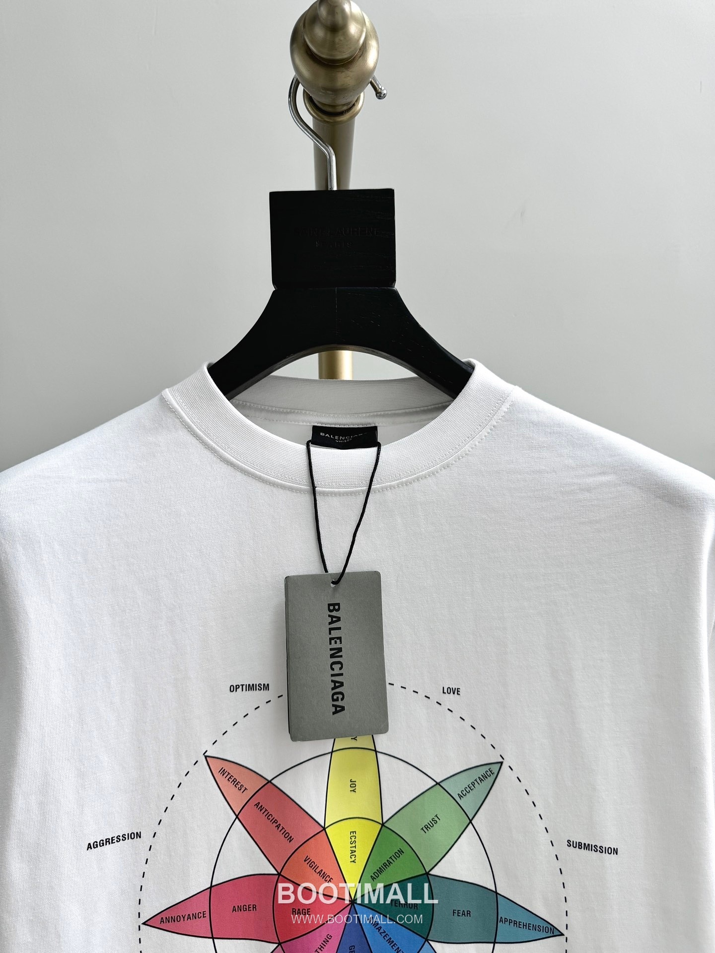 Balenciaga Rainbow Compass Print Cotton T-Shirt White 발렌시아가 레인보우 컴퍼스 프린트 코튼 티셔츠 화이트 31067 18