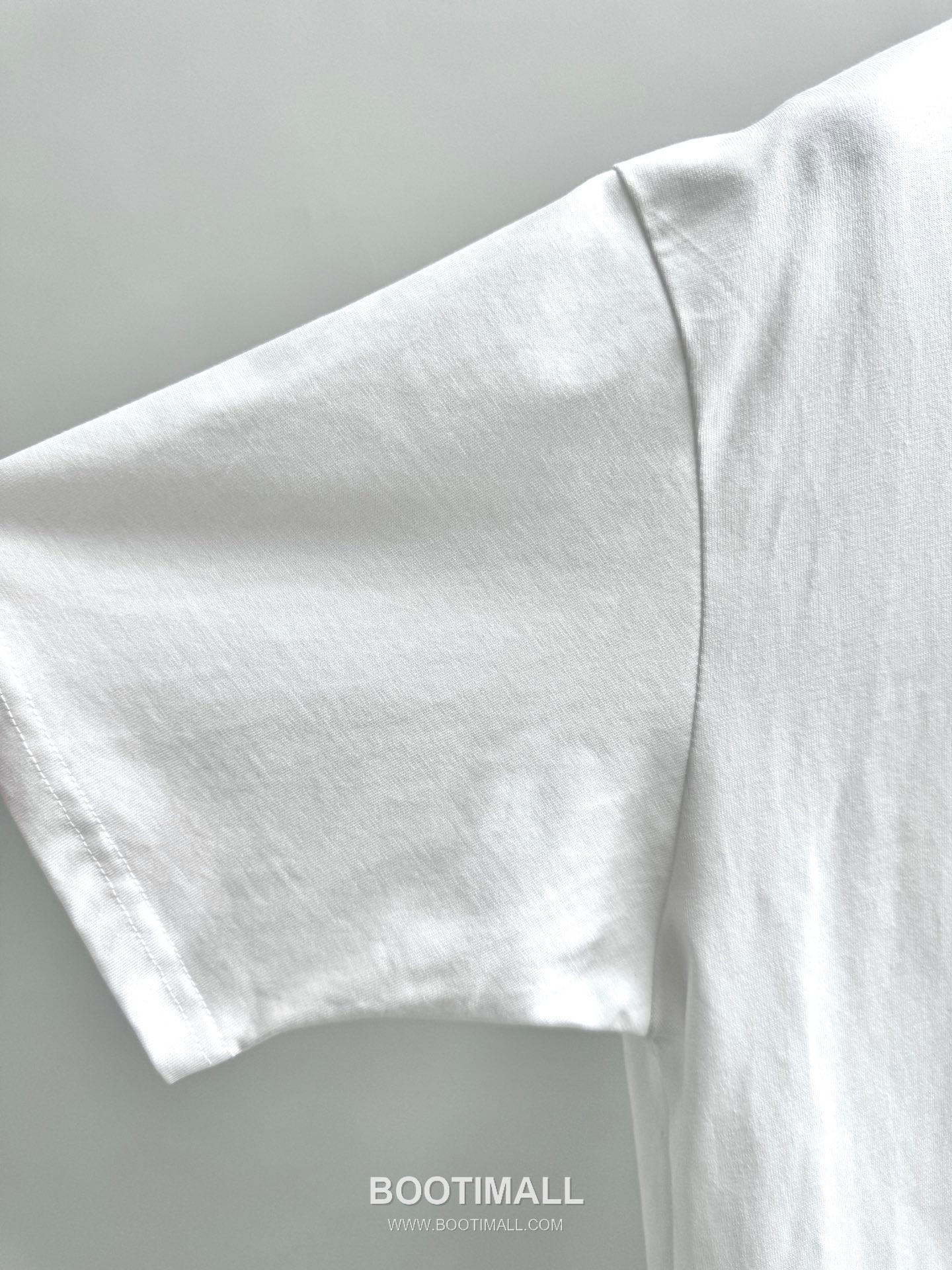 Balenciaga Rainbow Compass Print Cotton T-Shirt White 발렌시아가 레인보우 컴퍼스 프린트 코튼 티셔츠 화이트 31067 21