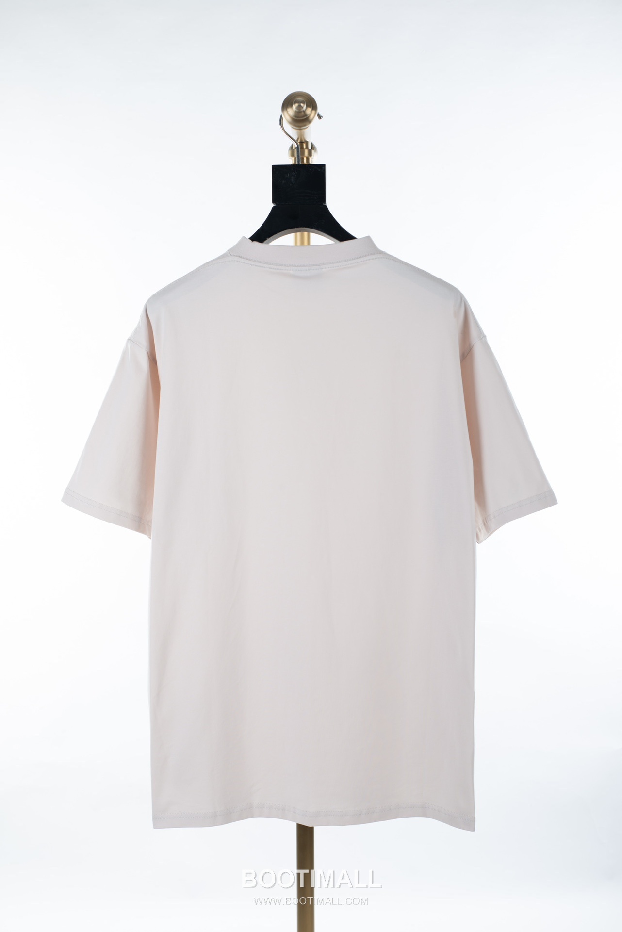 Balenciaga Metal Rock Shield Hand-Painted Round Neck Short Sleeve T-Shirt White 발렌시아가 메탈 록 쉴드 핸드페인티드 라운드넥 반팔 티셔츠 화이트 31065 10