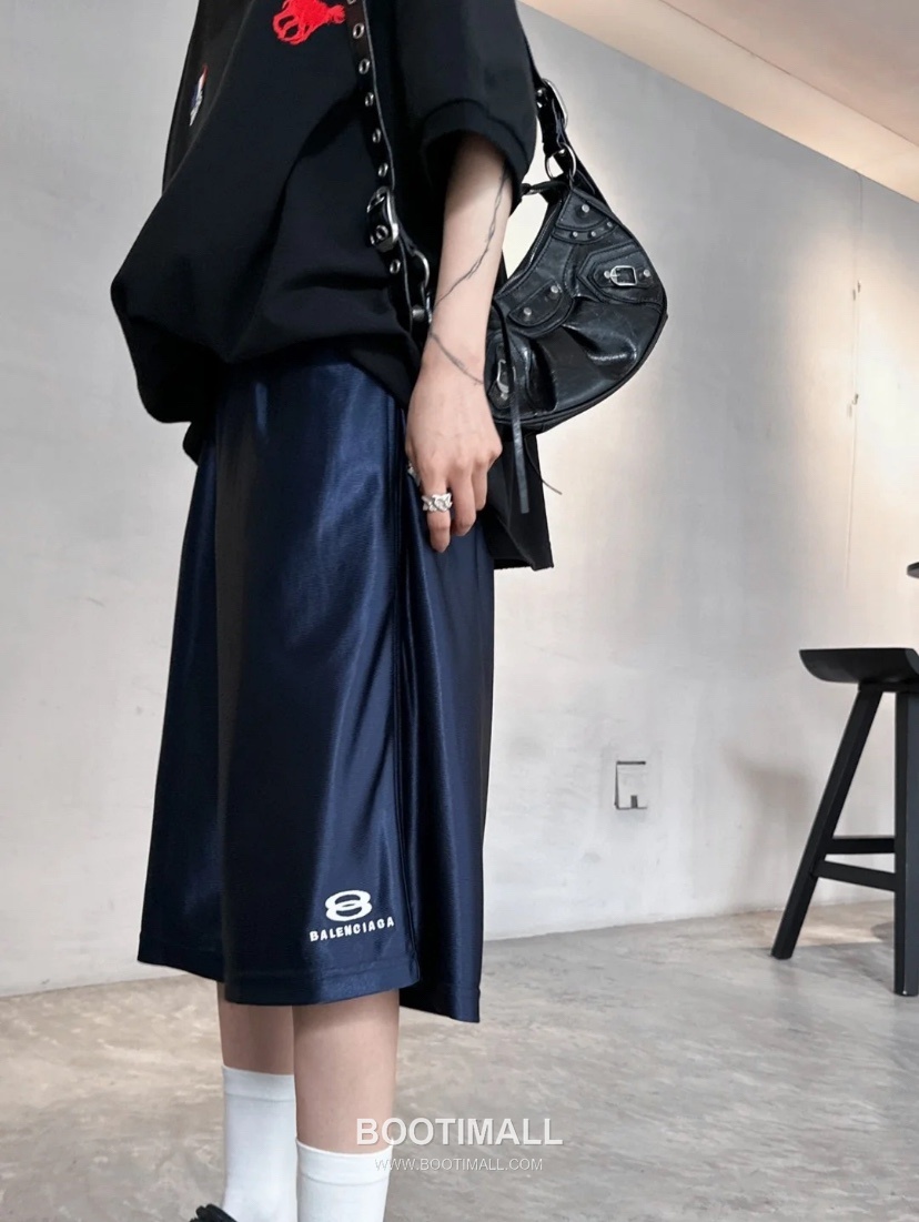 Balenciaga Double Ring Embroidery Basketball Shorts Navy 발렌시아가 더블 링 자수 바스켓볼 숏츠 네이비 31135 5