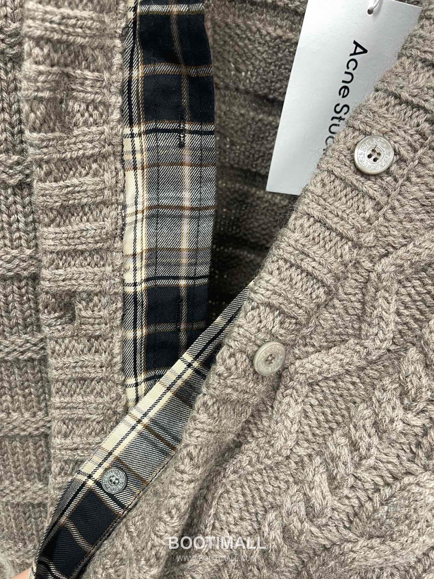 Acne Studios Cable Knit Plaid Panel Wool Cardigan Gray 아크네 스튜디오 케이블 니트 플레이드 패널 울 카디건 그레이 31602 14