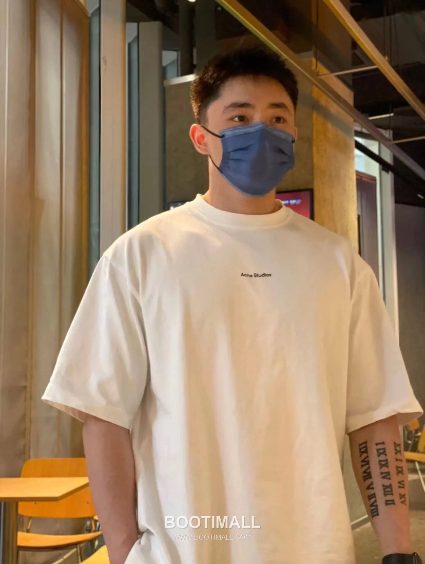 Acne Studios Logo Lettering Cotton T-Shirt White 아크네 스튜디오 로고 레터링 코튼 티셔츠 화이트 50005 4