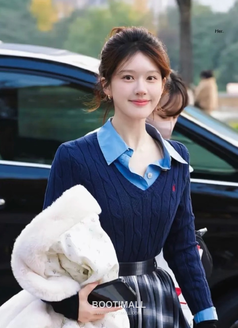 Ralph Lauren Classic Cable Knit V-Neck Wool Sweater Navy 랄프로렌 클래식 케이블 니트 V넥 울 스웨터 네이비 31179 1