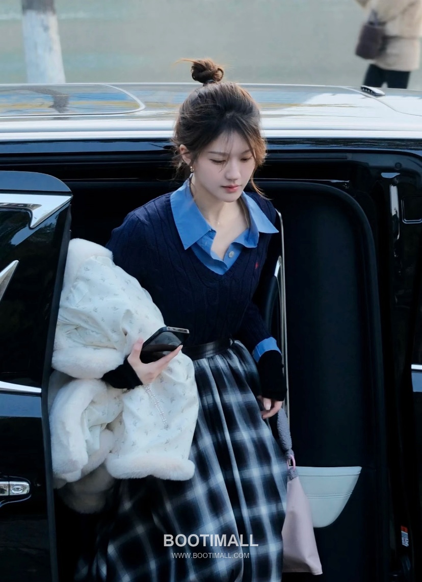 Ralph Lauren Classic Cable Knit V-Neck Wool Sweater Navy 랄프로렌 클래식 케이블 니트 V넥 울 스웨터 네이비 31179 2