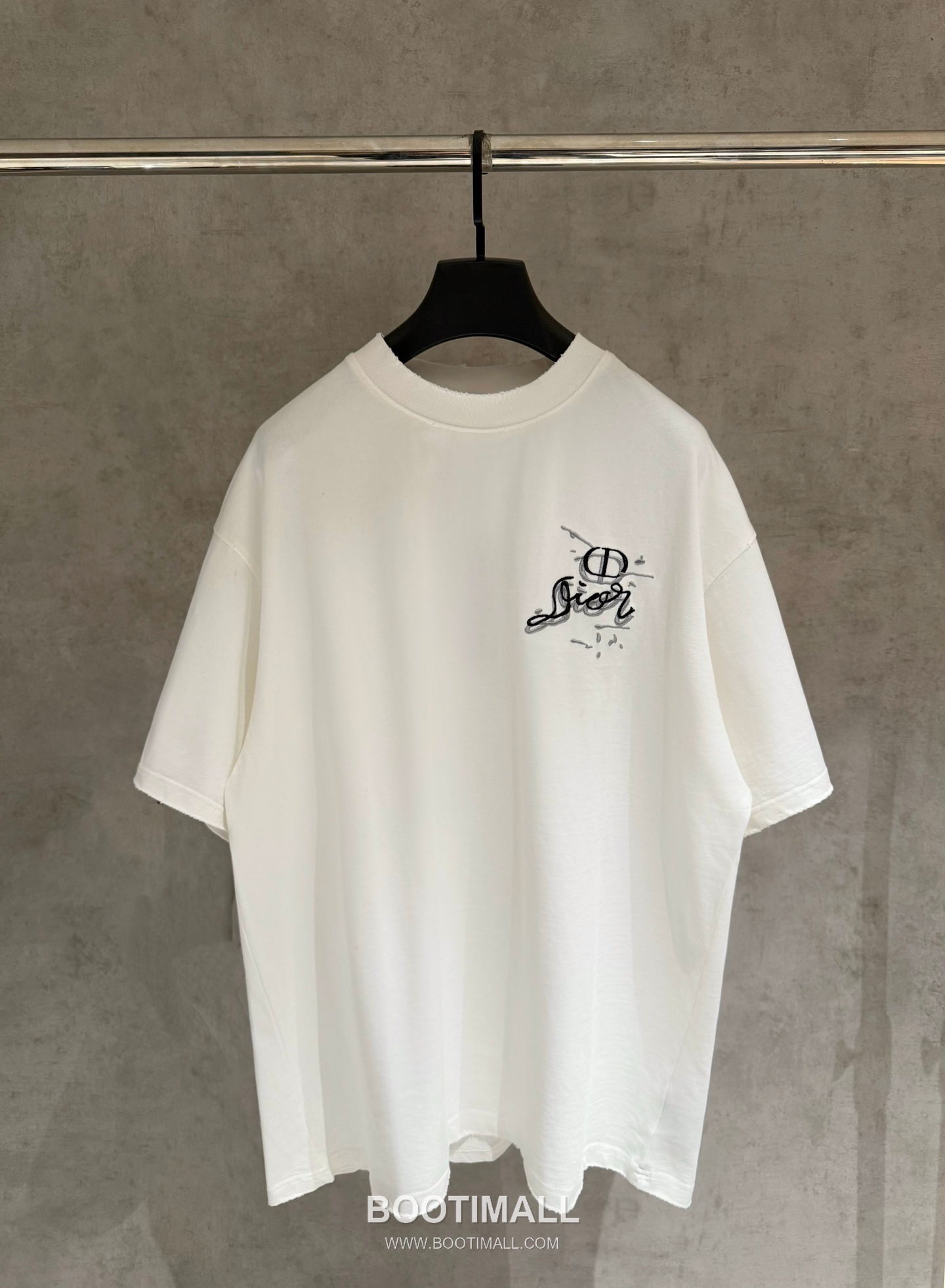 Dior Embroidered Logo Cotton Short Sleeve T-Shirt Black White 디올 엠브로이더드 로고 코튼 반소매 티셔츠 블랙 화이트 4