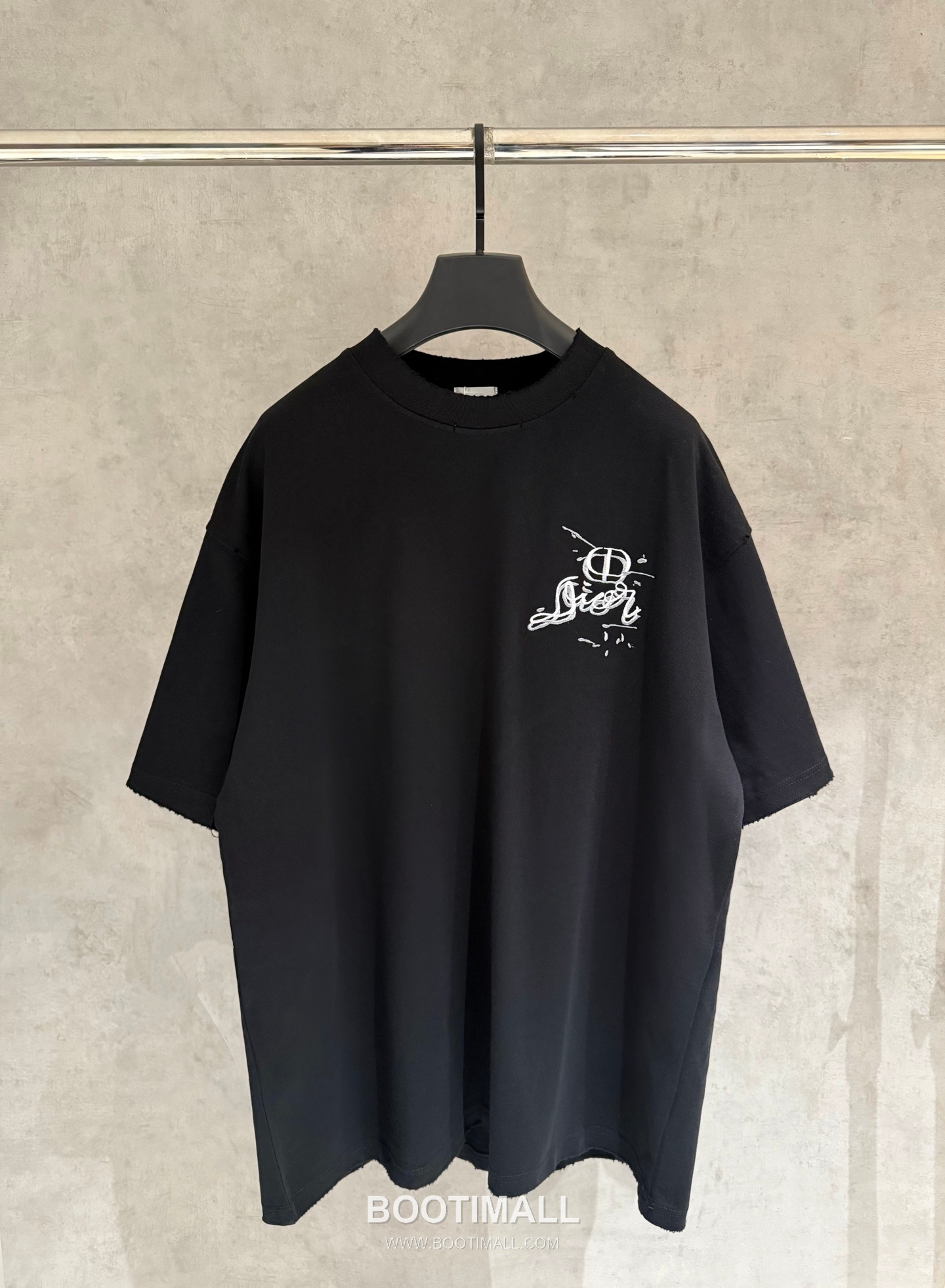 Dior Embroidered Logo Cotton Short Sleeve T-Shirt Black White 디올 엠브로이더드 로고 코튼 반소매 티셔츠 블랙 화이트 4