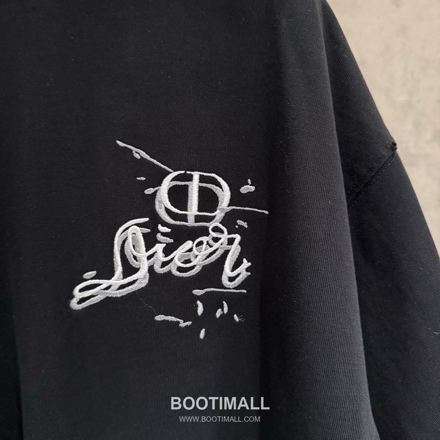 Dior Embroidered Logo Cotton Short Sleeve T-Shirt Black White 디올 엠브로이더드 로고 코튼 반소매 티셔츠 블랙 화이트 9