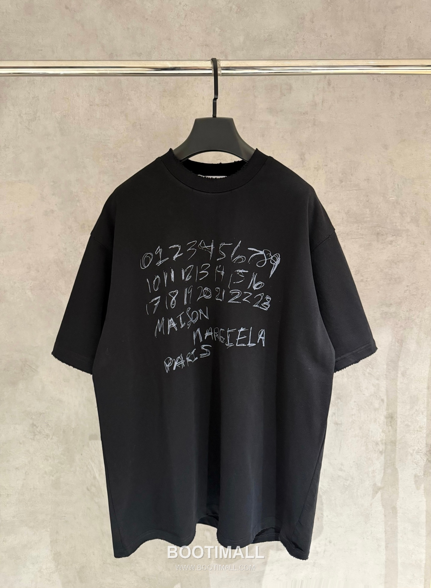Maison Margiela MM6 Logo Embroidered Heavy Cotton T-Shirt Black 메종 마르지엘라 MM6 로고 자수 헤비 코튼 티셔츠 블랙 4