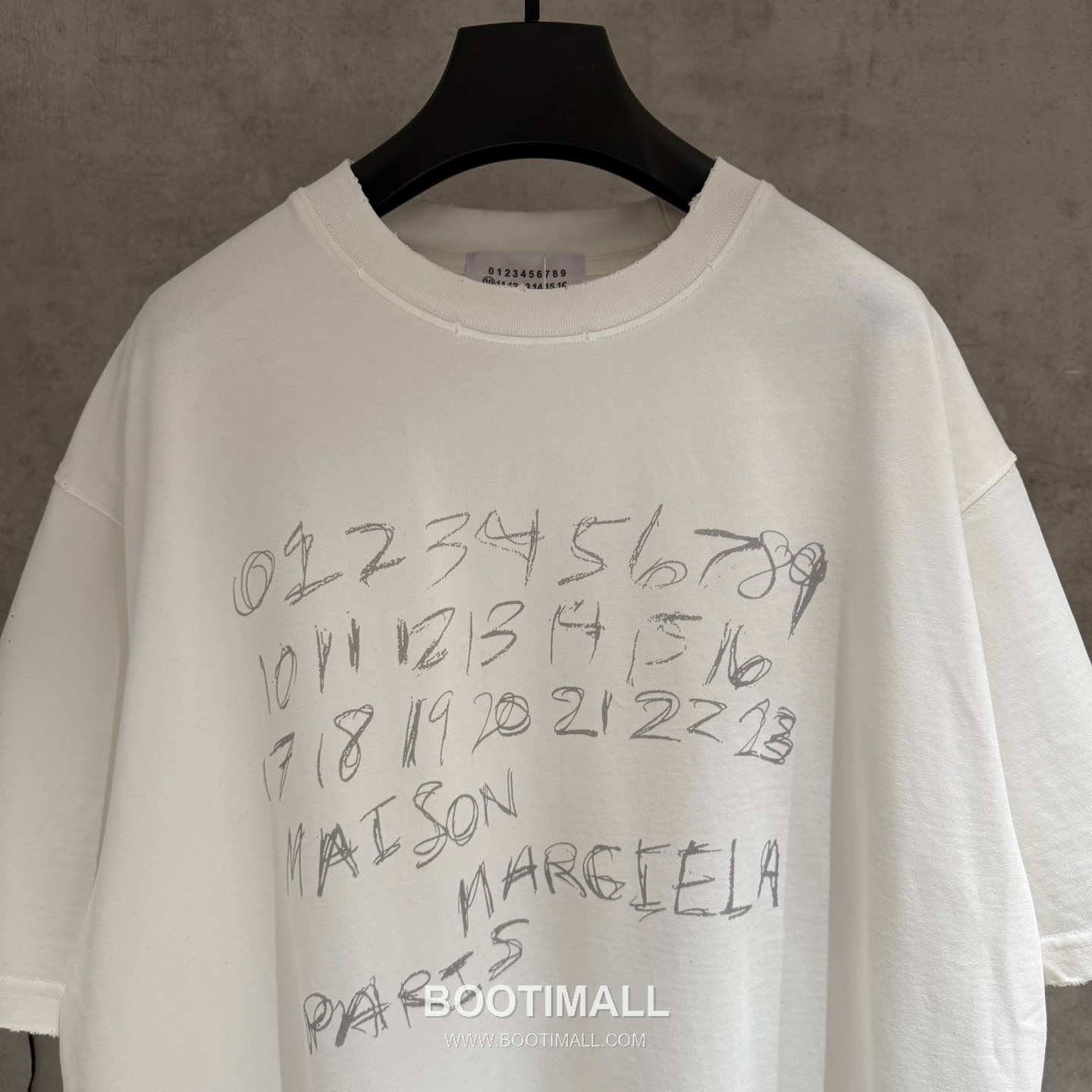 Maison Margiela MM6 Logo Embroidered Heavy Cotton T-Shirt Black 메종 마르지엘라 MM6 로고 자수 헤비 코튼 티셔츠 블랙 3