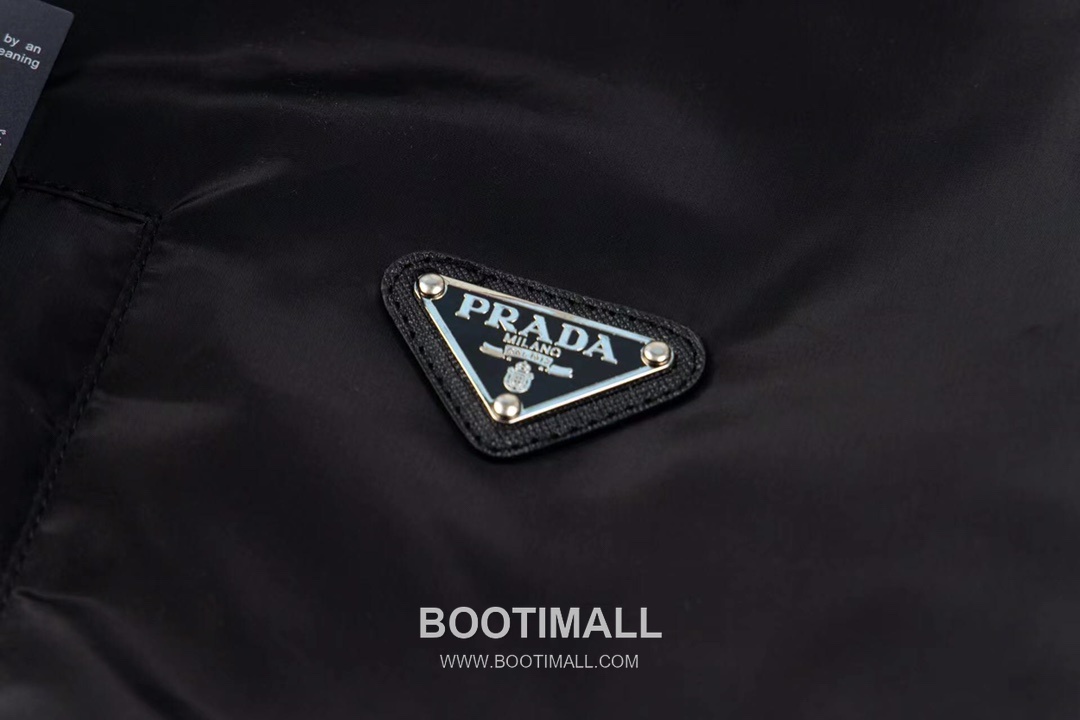 Prada Triangle Logo Nylon Reversible Hooded Jacket 프라다 트라이앵글 로고 나일론 리버서블 후드 자켓 6