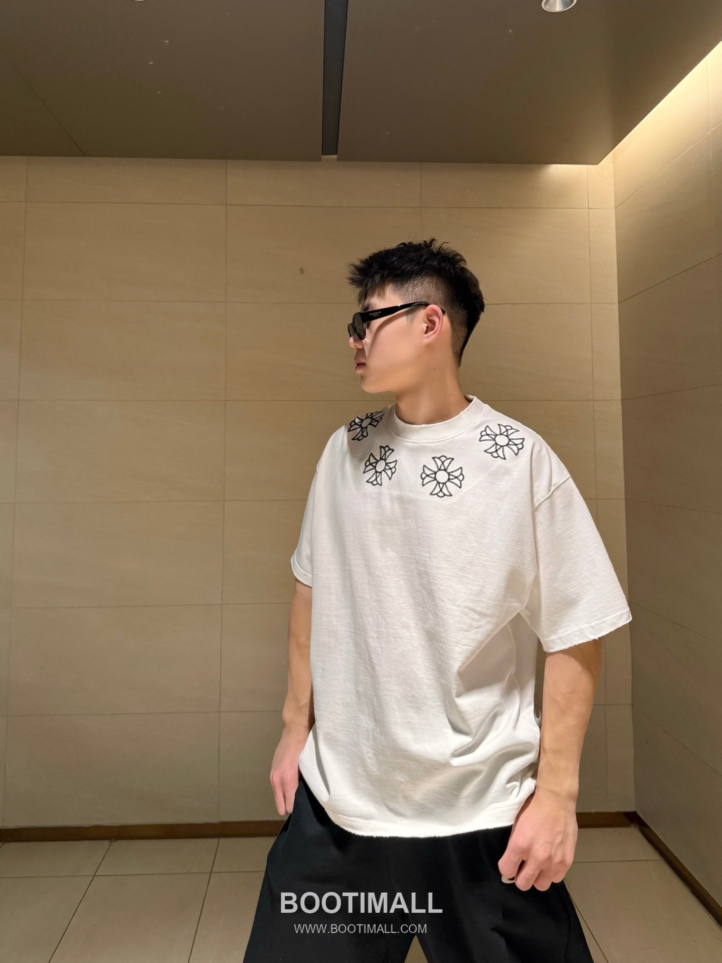 Chrome Hearts Embroidered Heavy Cotton T-Shirt Black White 크롬하츠 자수 헤비 코튼 티셔츠 블랙 화이트 1