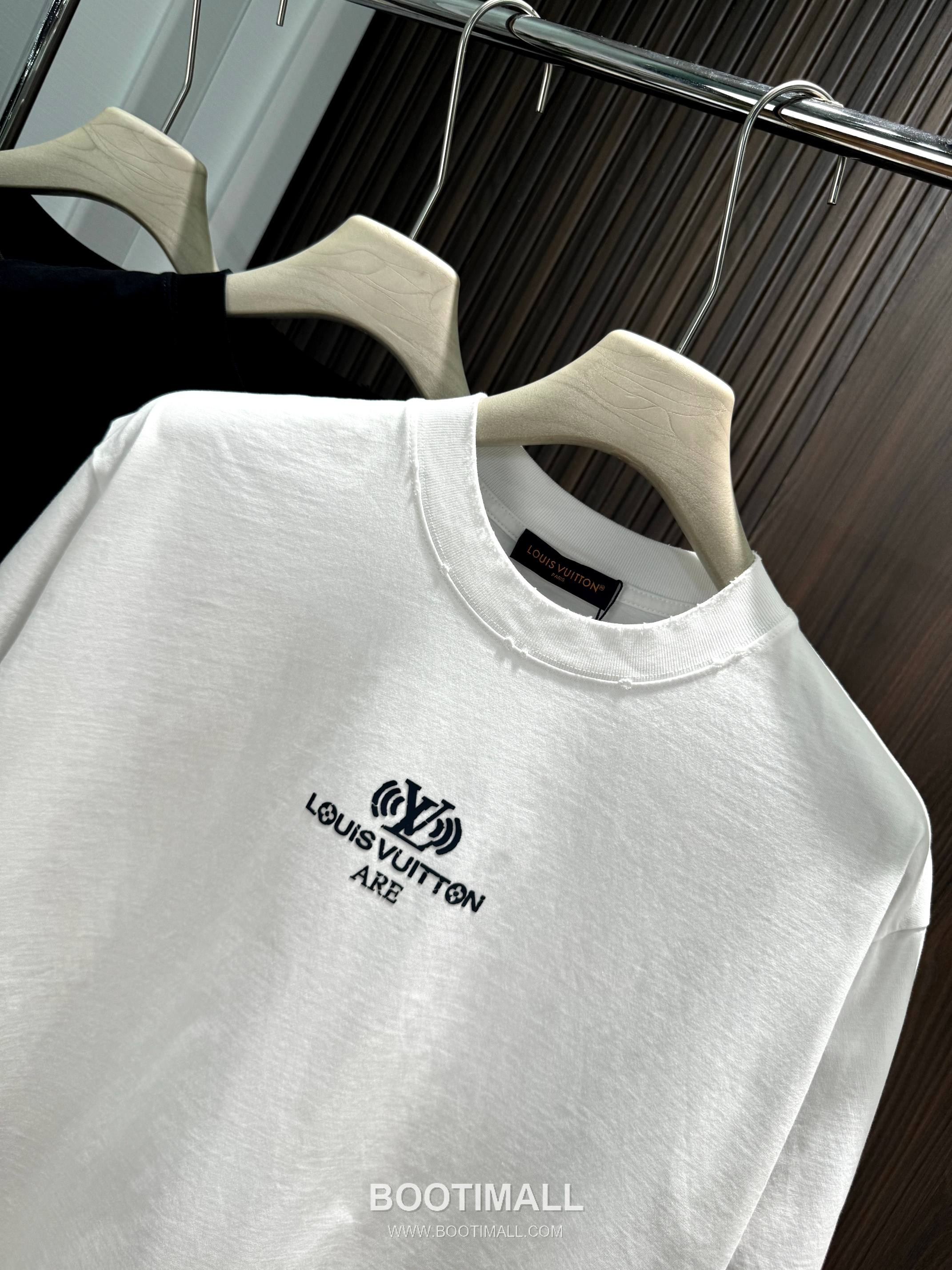 Louis Vuitton 2026 SS Logo 3D Cotton Short Sleeve T-Shirt 루이비통 2026 SS 로고 3D 코튼 반팔 티셔츠 4