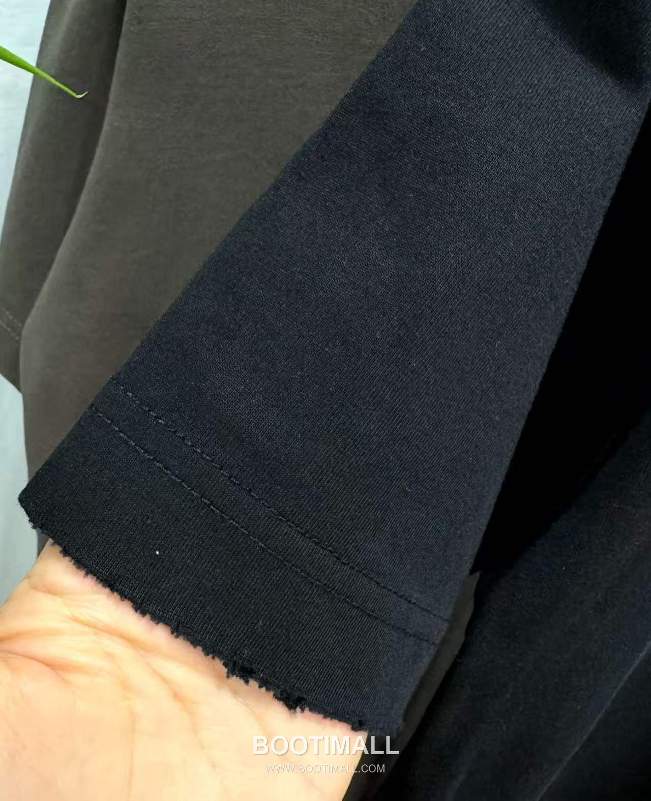 Louis Vuitton 2026 SS Logo 3D Cotton Short Sleeve T-Shirt 루이비통 2026 SS 로고 3D 코튼 반팔 티셔츠 9