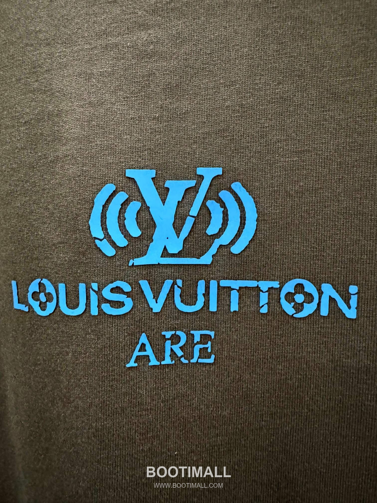 Louis Vuitton 2026 SS Logo 3D Cotton Short Sleeve T-Shirt 루이비통 2026 SS 로고 3D 코튼 반팔 티셔츠 9