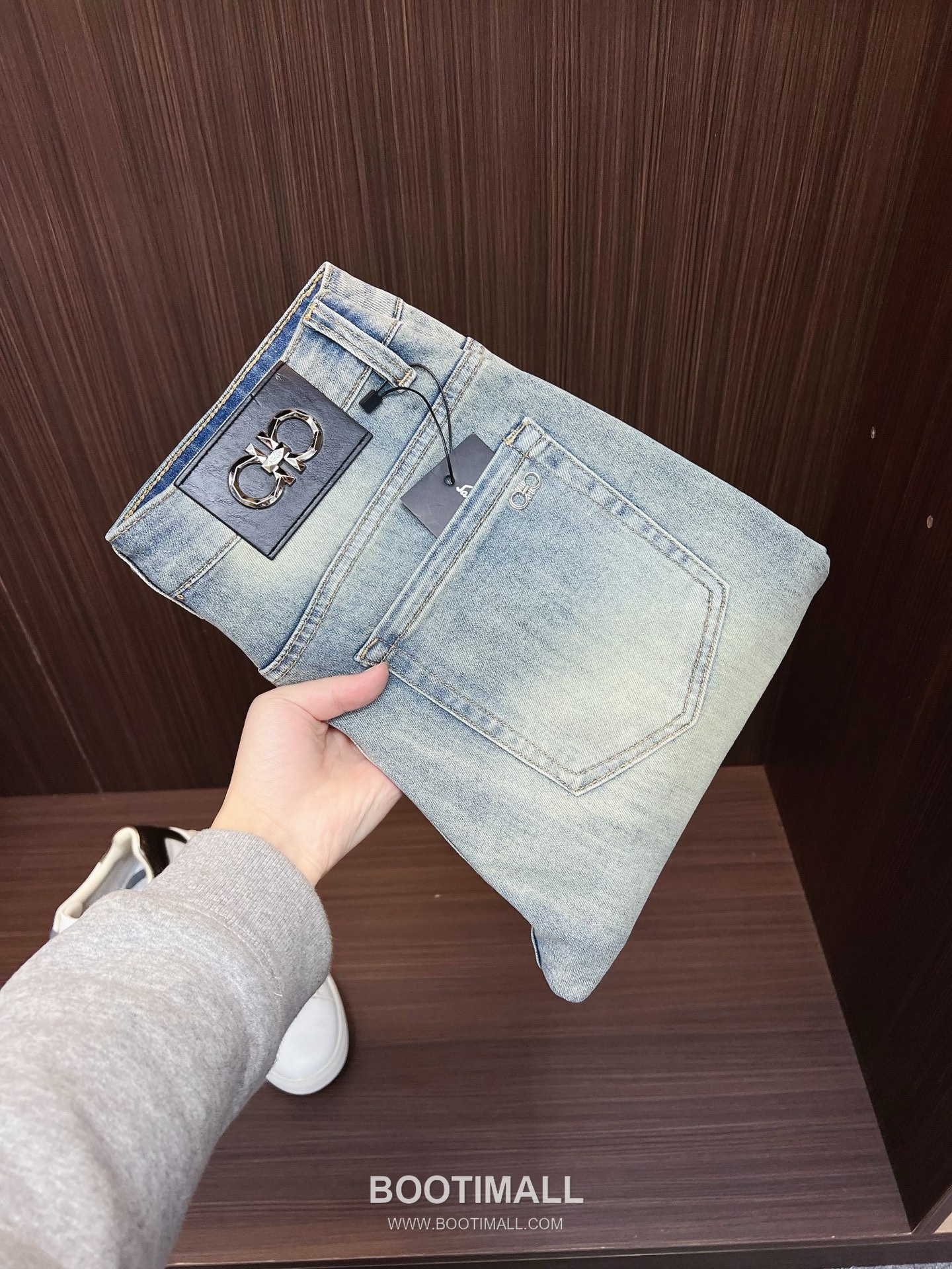 Ferragamo Selvedge Denim Jeans Indigo Blue 페라가모 셀비지 데님 진 인디고 블루 1